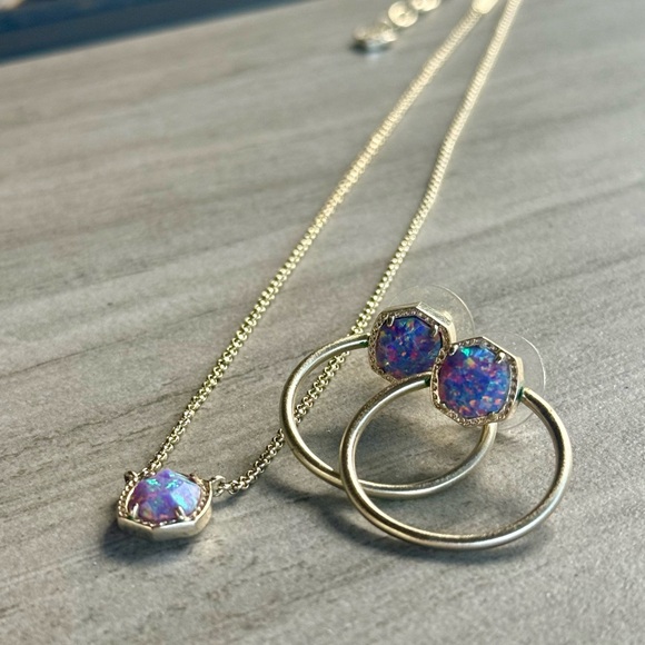 Kendra Scott Davie Gold Hoops & Pendant | Lavender Kyocera Opal Set - Picture 3 of 9